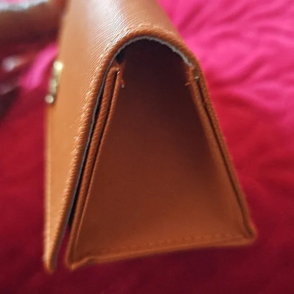 Tory Burch glass case - Picture 5 of 8